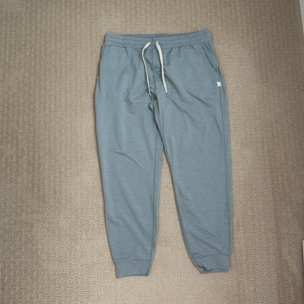 Vuori Halo Joggers. Women’s size L. - Picture 9 of 9